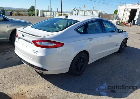 2015 Ford Fusion Hybrid Titanium из США, поврежденный, VIN 3FA6P0RU0FR293943